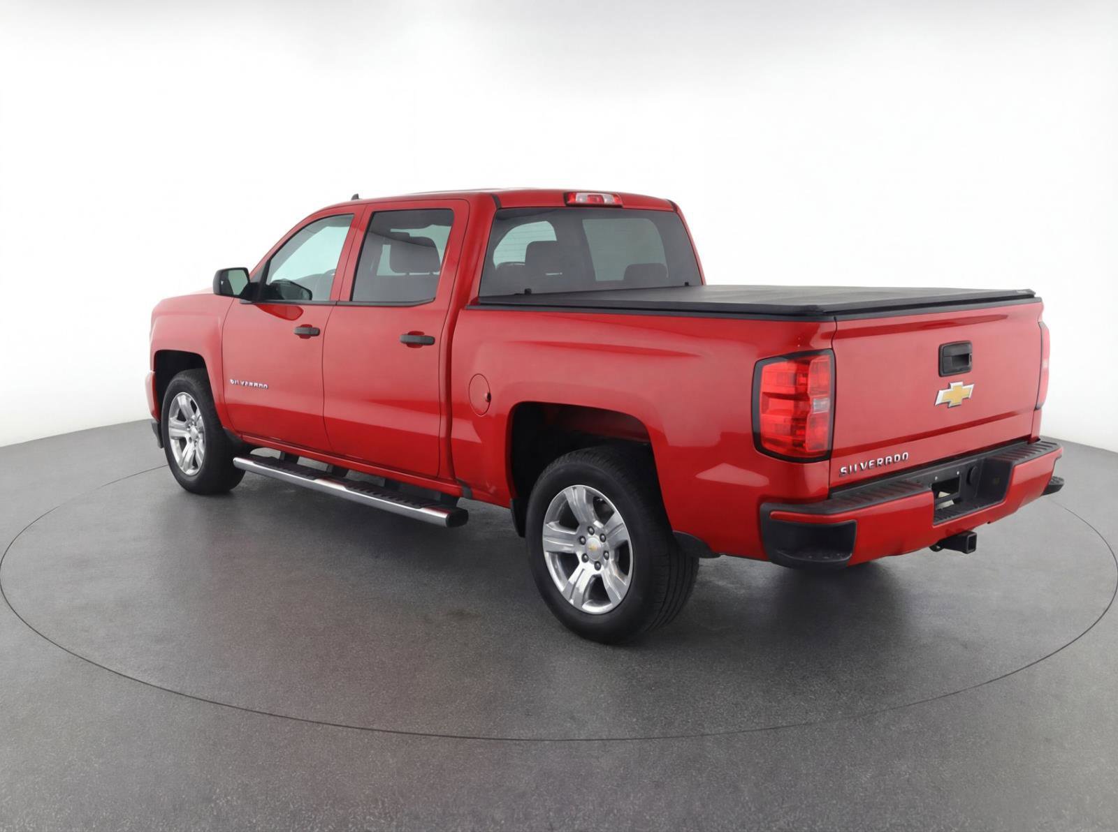 Used 2018 Chevrolet Silverado 1500 Custom w/ Custom Value Package RWD image 3