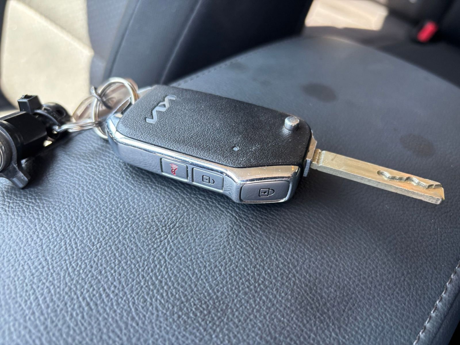 Used 2025 Kia Soul LX w/ LX Technology Package FWD image 22