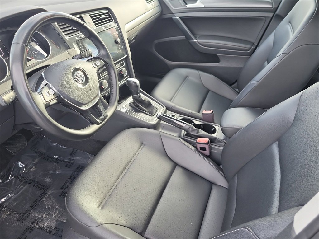 Used 2018 Volkswagen Golf SE image 13