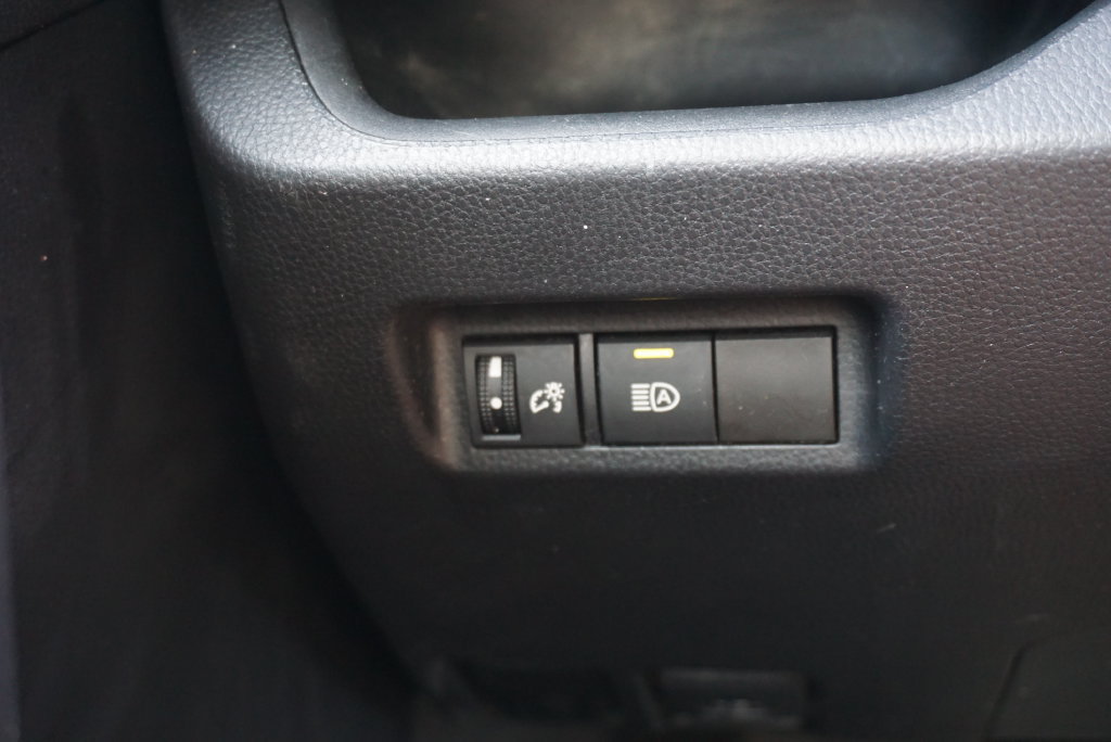 Used 2022 Toyota RAV4 LE w/ Carpet Mat Package (TMS) FWD image 25