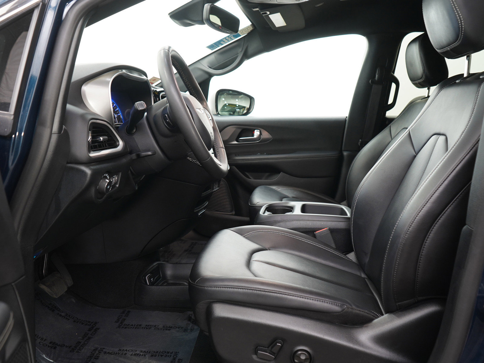 Used 2025 Chrysler Pacifica Select FWD image 20