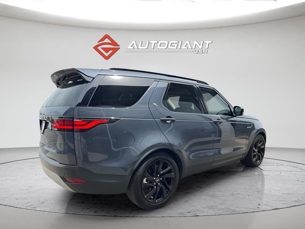 Used 2024 Land Rover Discovery S image 9