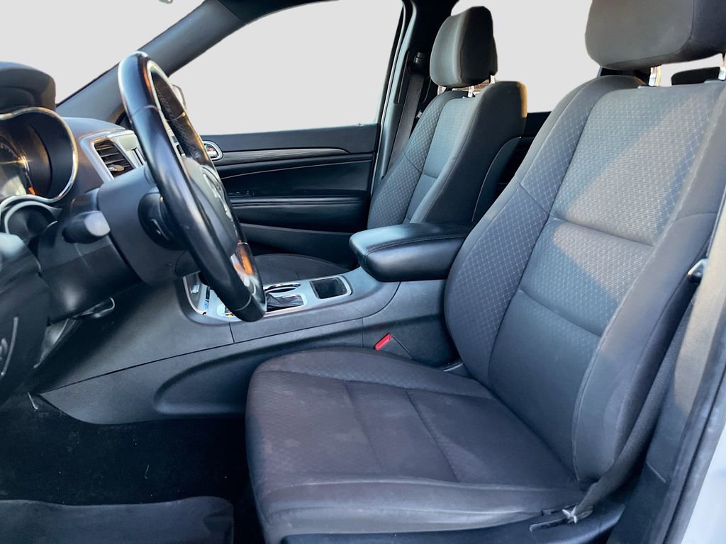 Used 2020 Jeep Grand Cherokee Laredo image 19