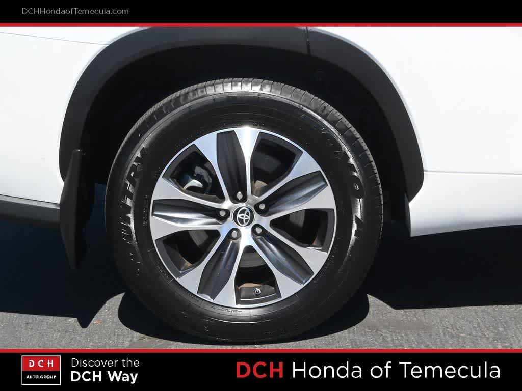 Used 2022 Toyota Highlander XLE FWD image 23