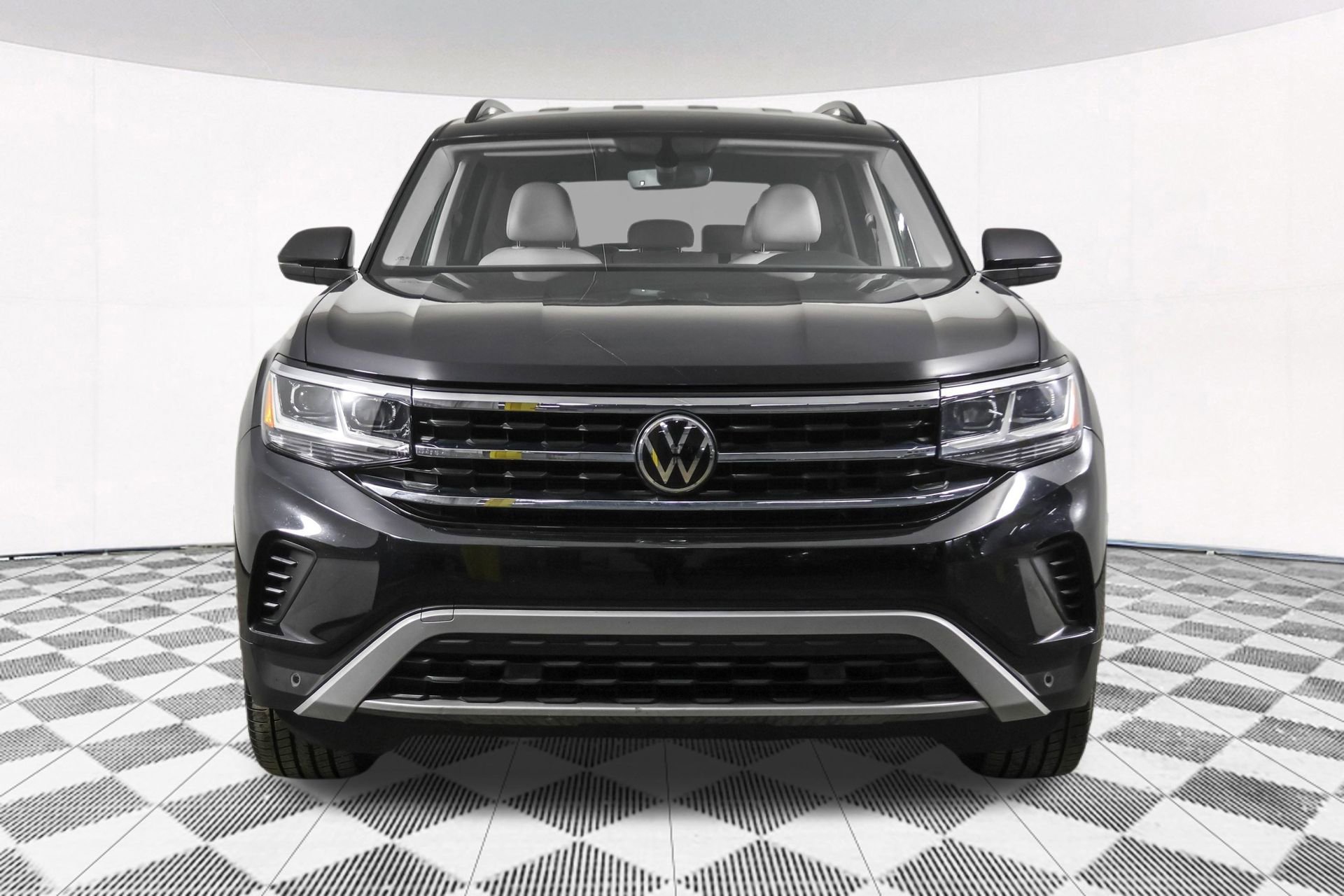 Used 2022 Volkswagen Atlas SE w/ Black Wheel Package image 11