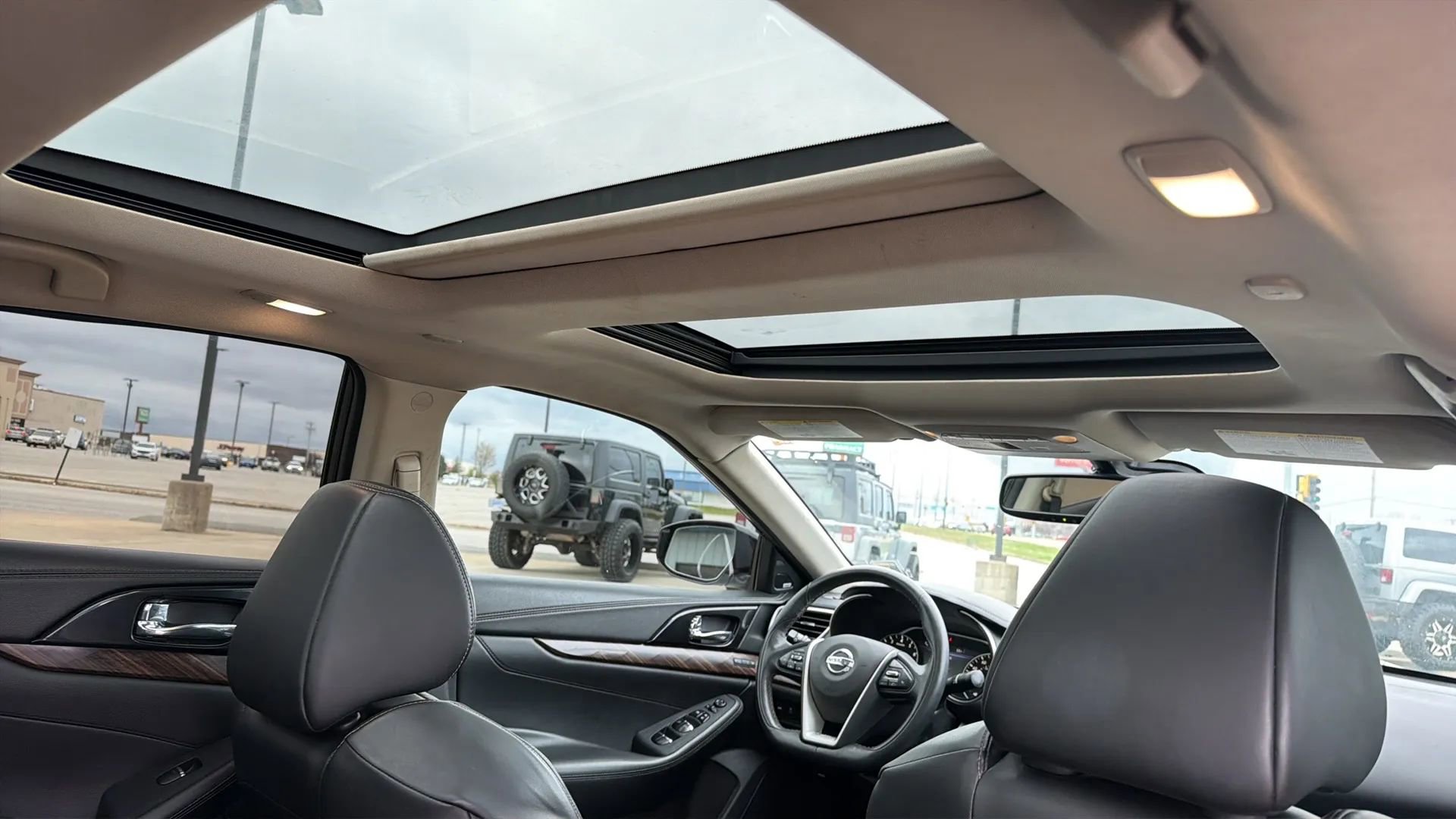 Used 2018 Nissan Maxima Platinum image 31