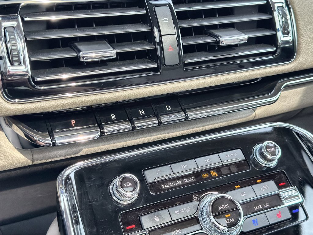 Used 2024 Lincoln Navigator Reserve AWD/4WD image 23