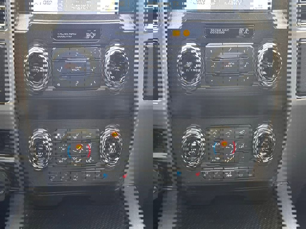 Used 2021 Ford F450 Platinum w/ FX4 Off-Road Package image 33