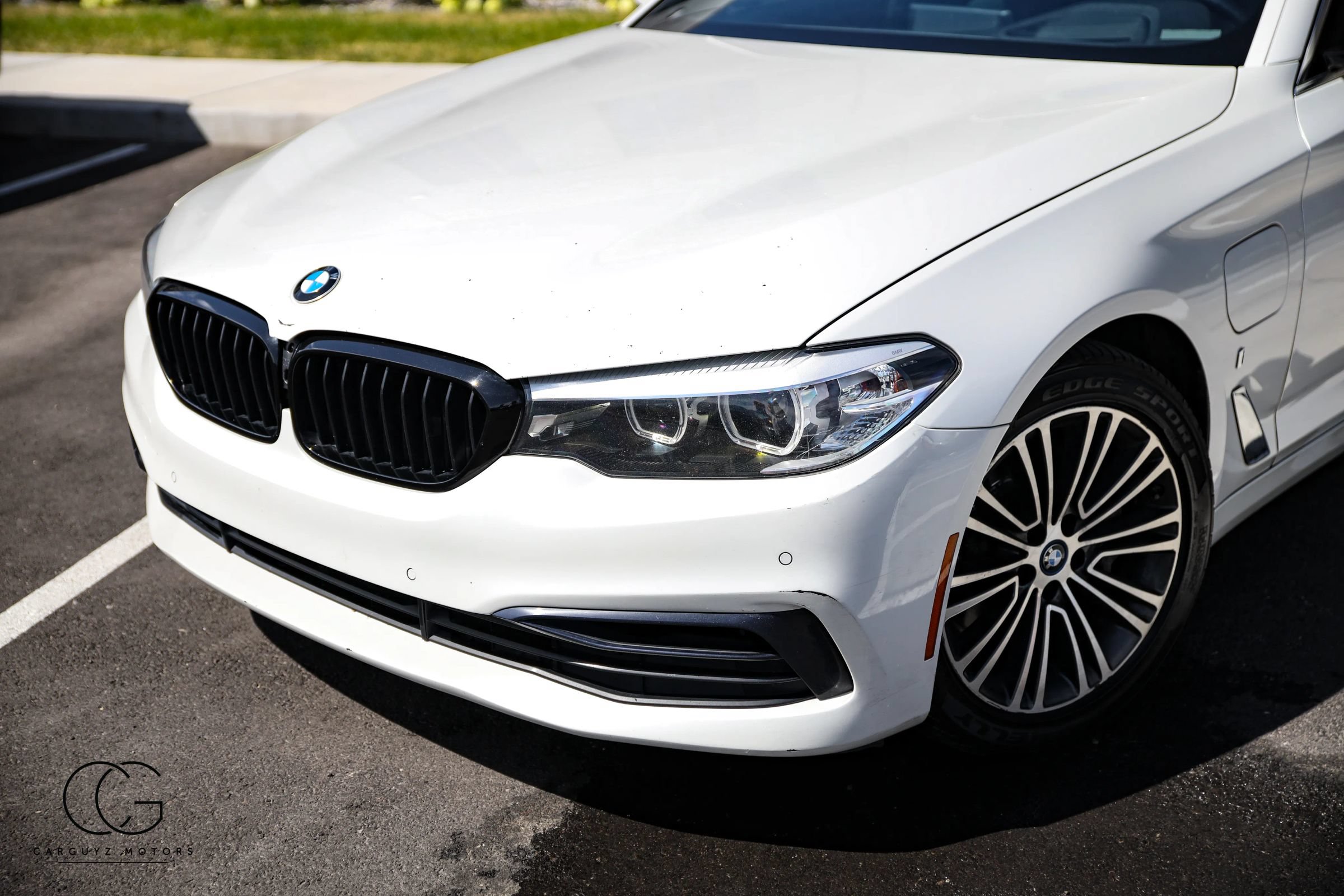 Used 2019 BMW 530e xDrive w/ Convenience Package AWD/4WD image 4