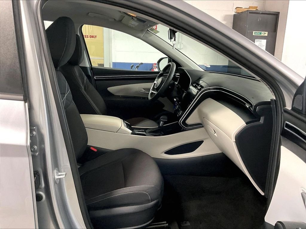 Certified 2024 Hyundai Tucson SE AWD/4WD image 11