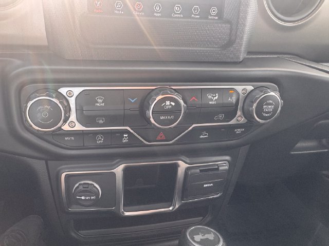 Used 2022 Jeep Wrangler Sport AWD/4WD image 36