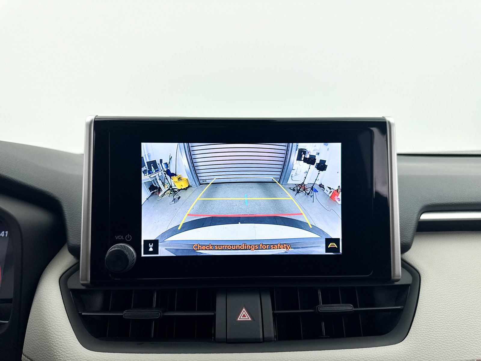 Used 2024 Toyota RAV4 XLE w/ Convenience Package FWD image 10