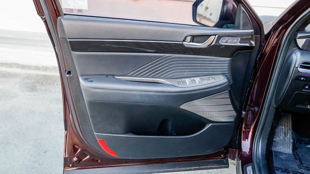 Used 2023 Hyundai Palisade Calligraphy image 23