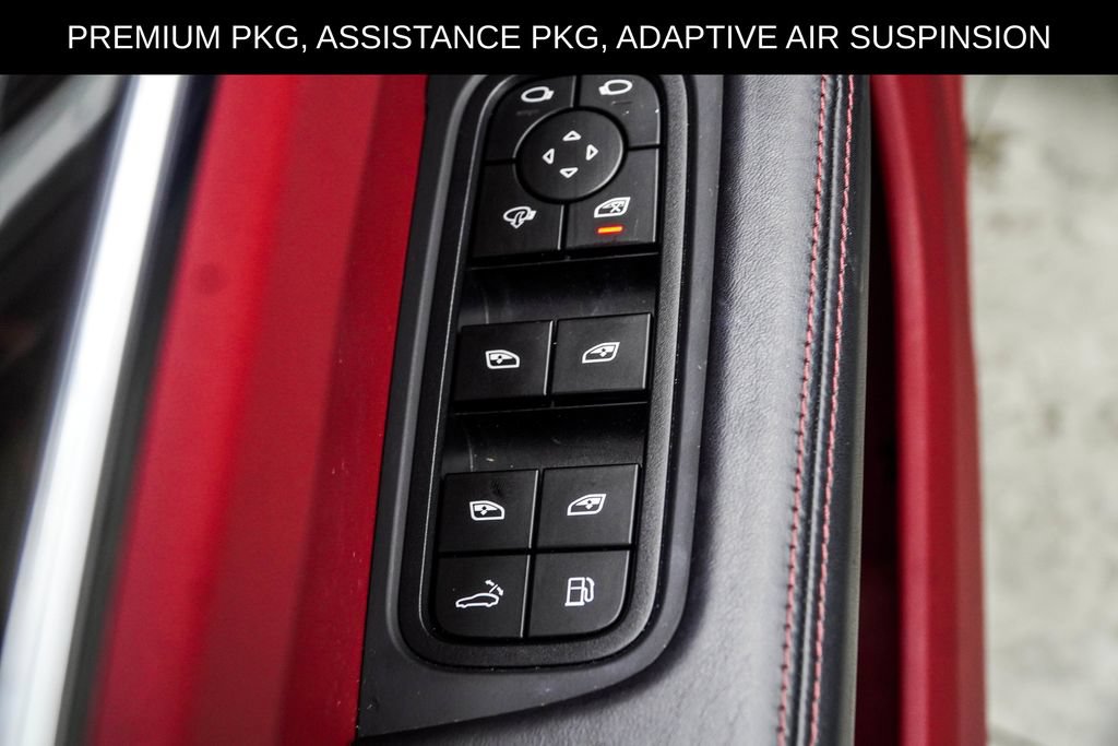 Used 2023 Porsche Cayenne w/ Premium Package AWD/4WD image 47