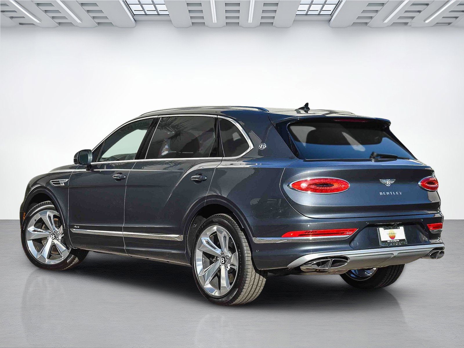Used 2025 Bentley Bentayga Extended Wheelbase image 3