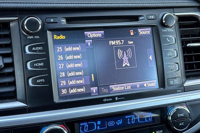Used 2015 Toyota Highlander XLE FWD image 21