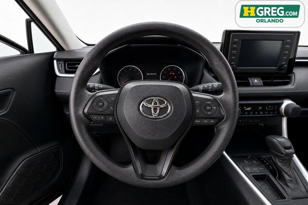 Used 2022 Toyota RAV4 LE FWD image 11