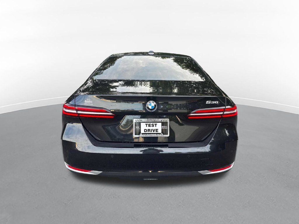 Used 2024 BMW 530i w/ Premium Package RWD image 7