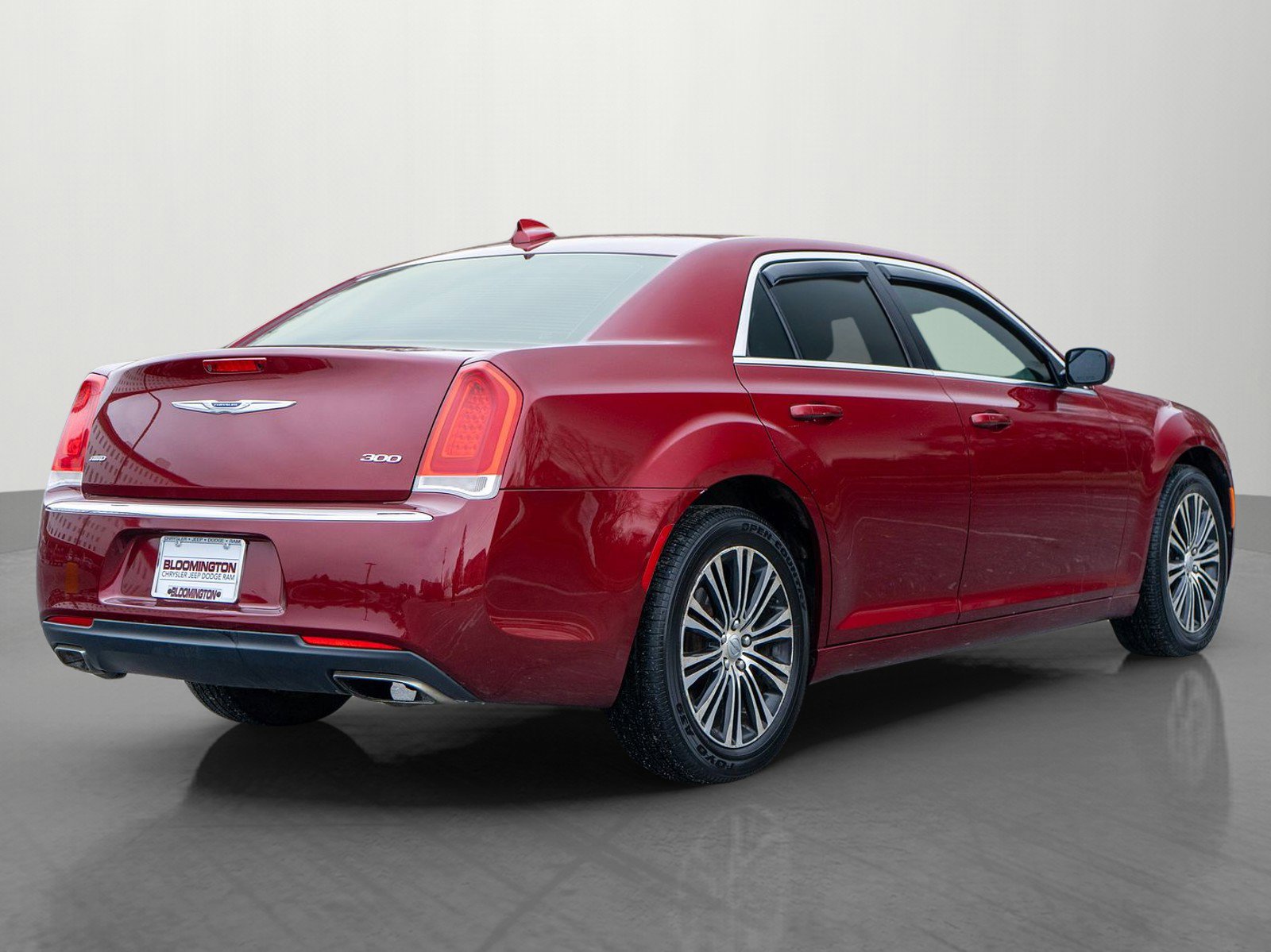 Used 2016 Chrysler 300 Limited image 7