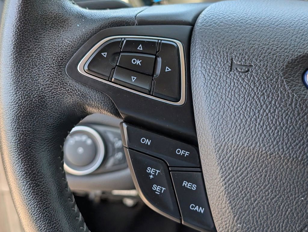 Used 2019 Ford Escape SE image 18