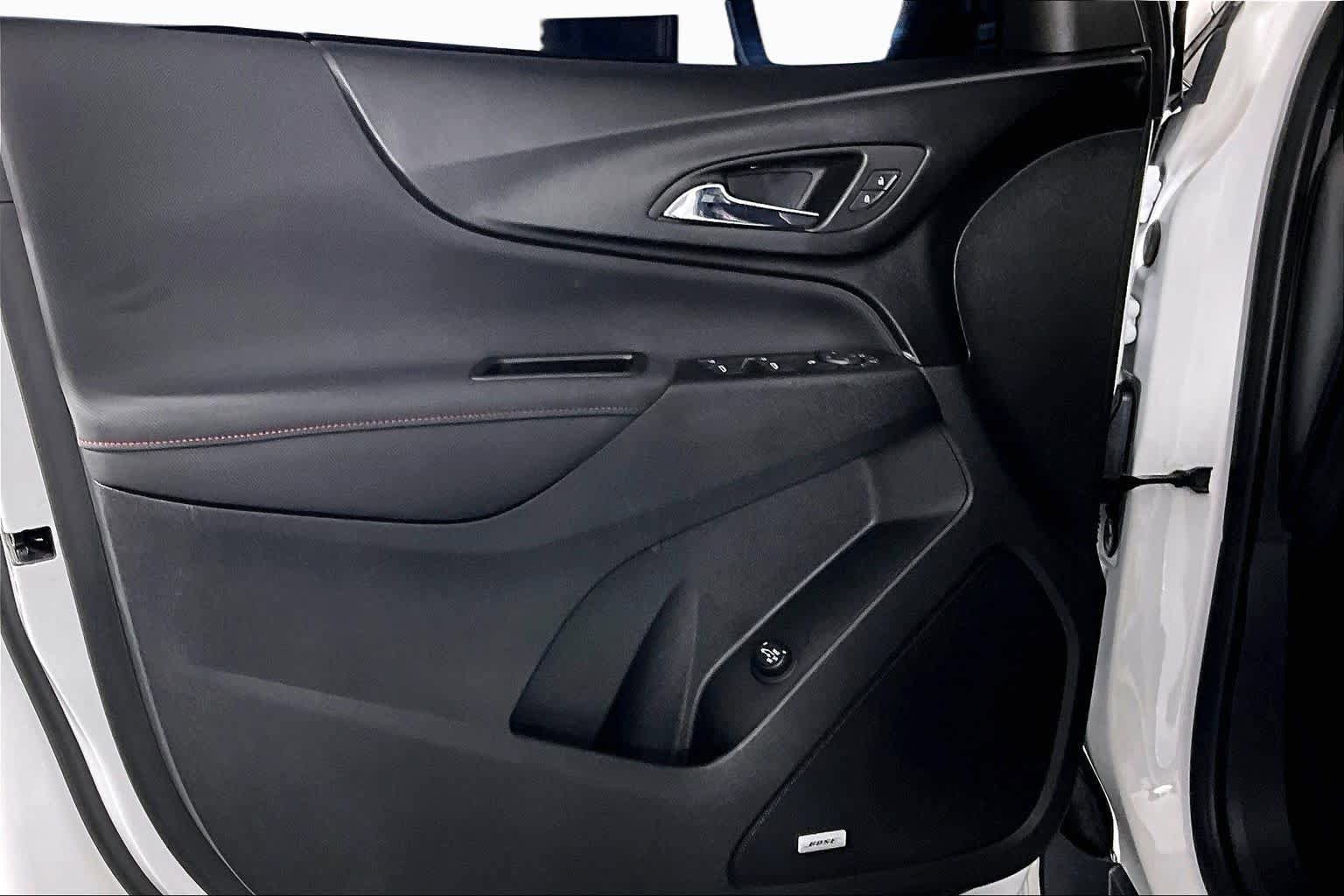 Used 2022 Chevrolet Equinox RS w/ RS Leather Package FWD image 21