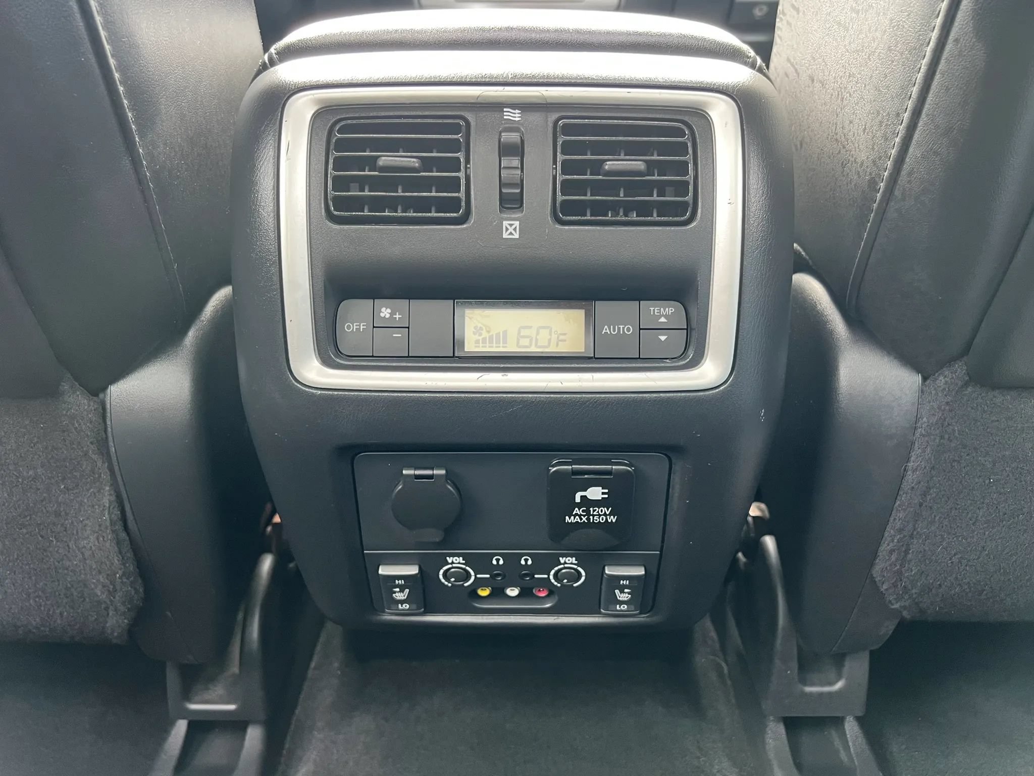 Used 2013 INFINITI JX35 AWD w/ Premium Pkg image 40