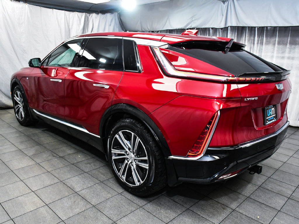 Used 2024 Cadillac Lyriq Luxury AWD/4WD image 4
