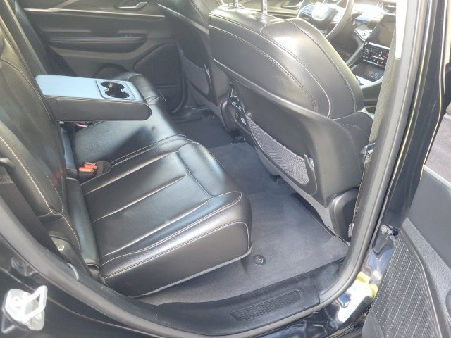 Used 2023 Jeep Grand Cherokee Limited RWD image 13
