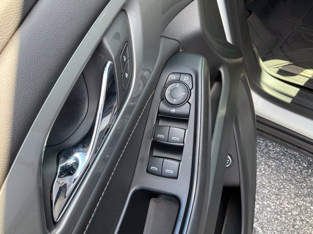 Used 2023 Chevrolet Traverse LT FWD image 8
