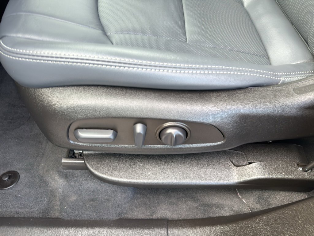 Used 2022 Buick Enclave Essence w/ Experience Buick Package image 16