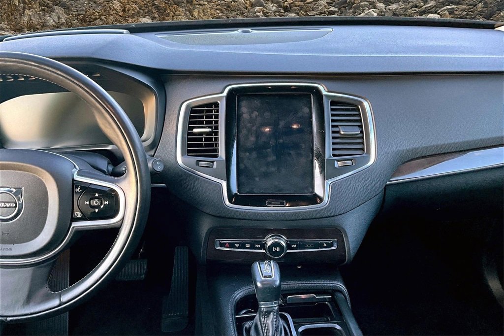 Used 2019 Volvo XC90 T6 Momentum w/ Advanced Package image 6