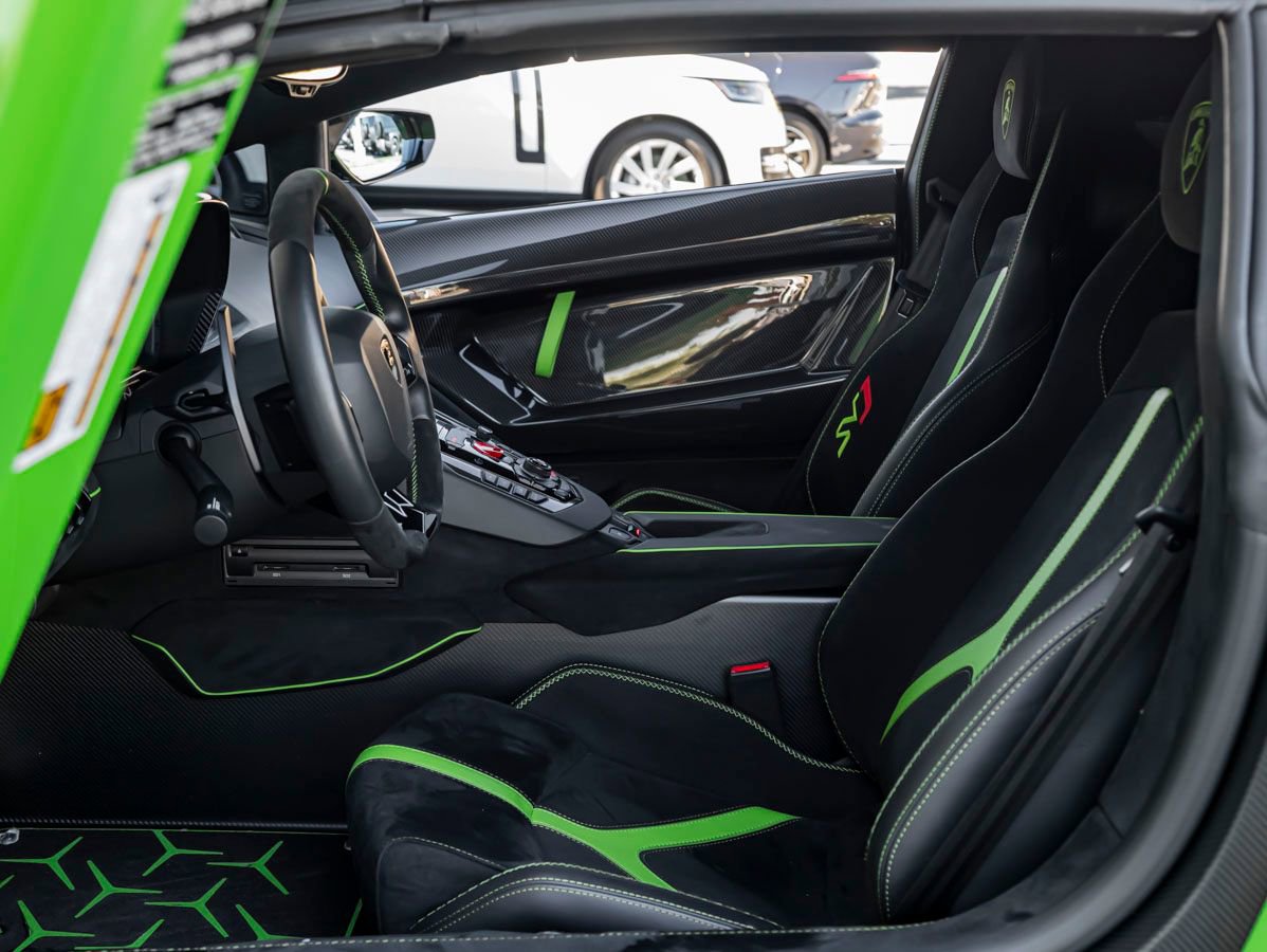 Used 2020 Lamborghini Aventador SVJ AWD/4WD image 17