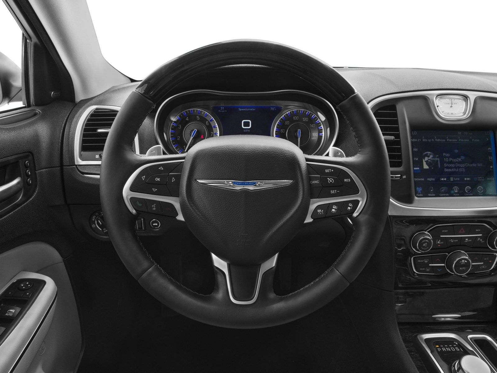 Used 2017 Chrysler 300 C RWD image 4