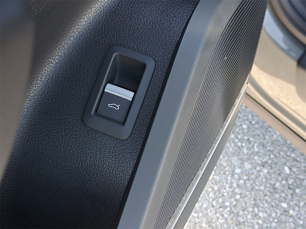 Certified 2023 Audi SQ5 Premium Plus w/ Premium Plus Package image 20