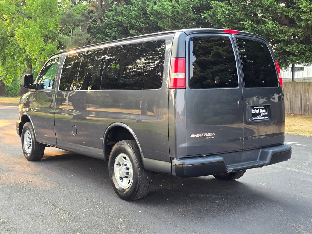 Used 2015 Chevrolet Express 2500 LS RWD image 4