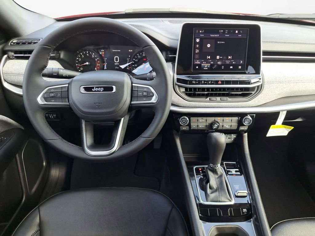 New 2026 Jeep Compass Latitude image 18