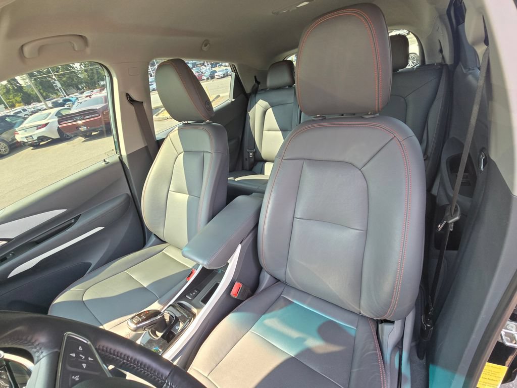 Used 2020 Chevrolet Bolt Premier w/ Infotainment Package FWD image 22