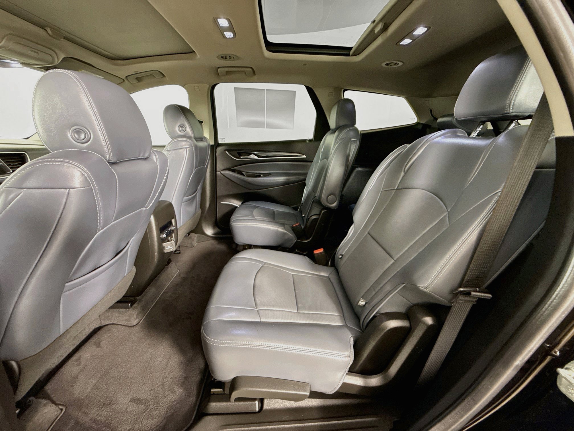 Used 2020 Buick Enclave Essence w/ Sun And Navigation Package FWD image 29