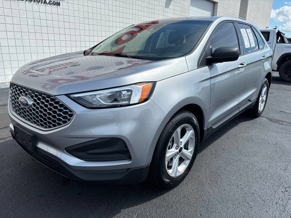 Used 2024 Ford Edge SE