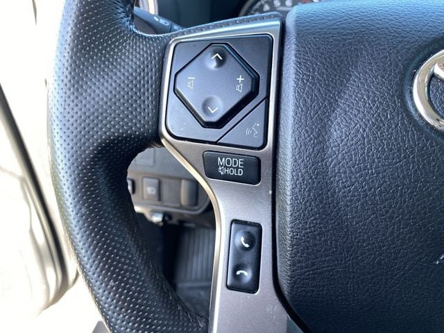 Used 2022 Toyota Tacoma SR5 RWD image 28