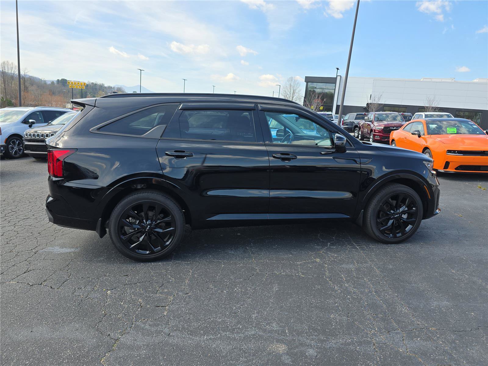Used 2023 Kia Sorento SX FWD image 2