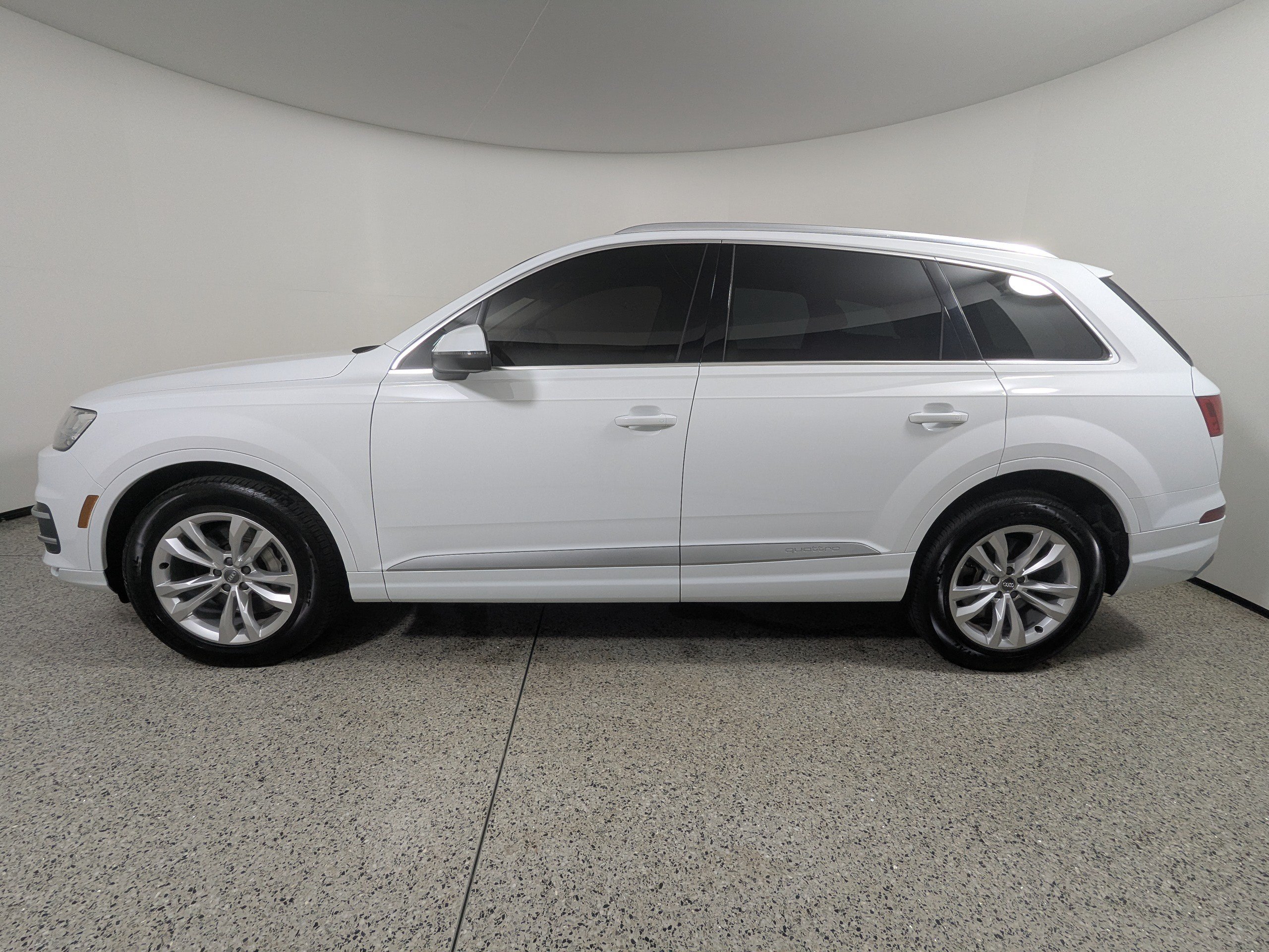 Used 2019 Audi Q7 3.0T Premium Plus w/ Premium Plus Package AWD/4WD image 4