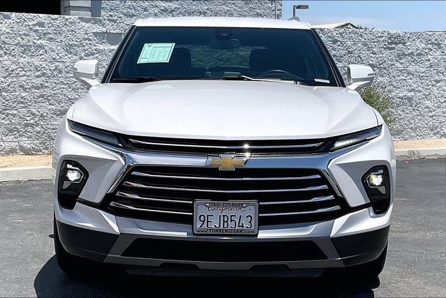 Used 2023 Chevrolet Blazer Premier w/ Enhanced Convenience Package FWD image 2