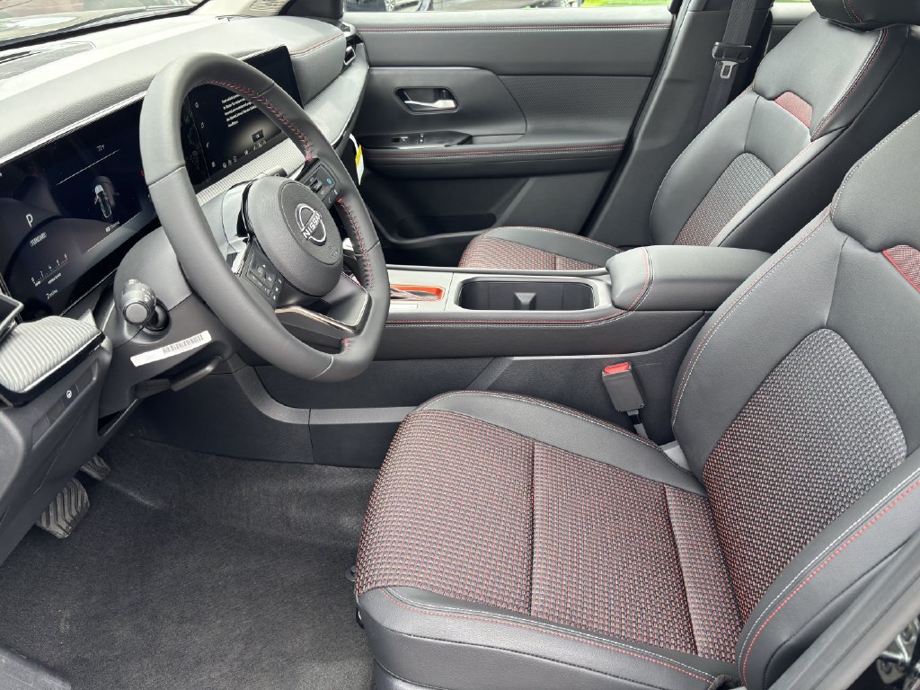 New 2026 Nissan Kicks SR w/ Cold Weather Package AWD/4WD image 13