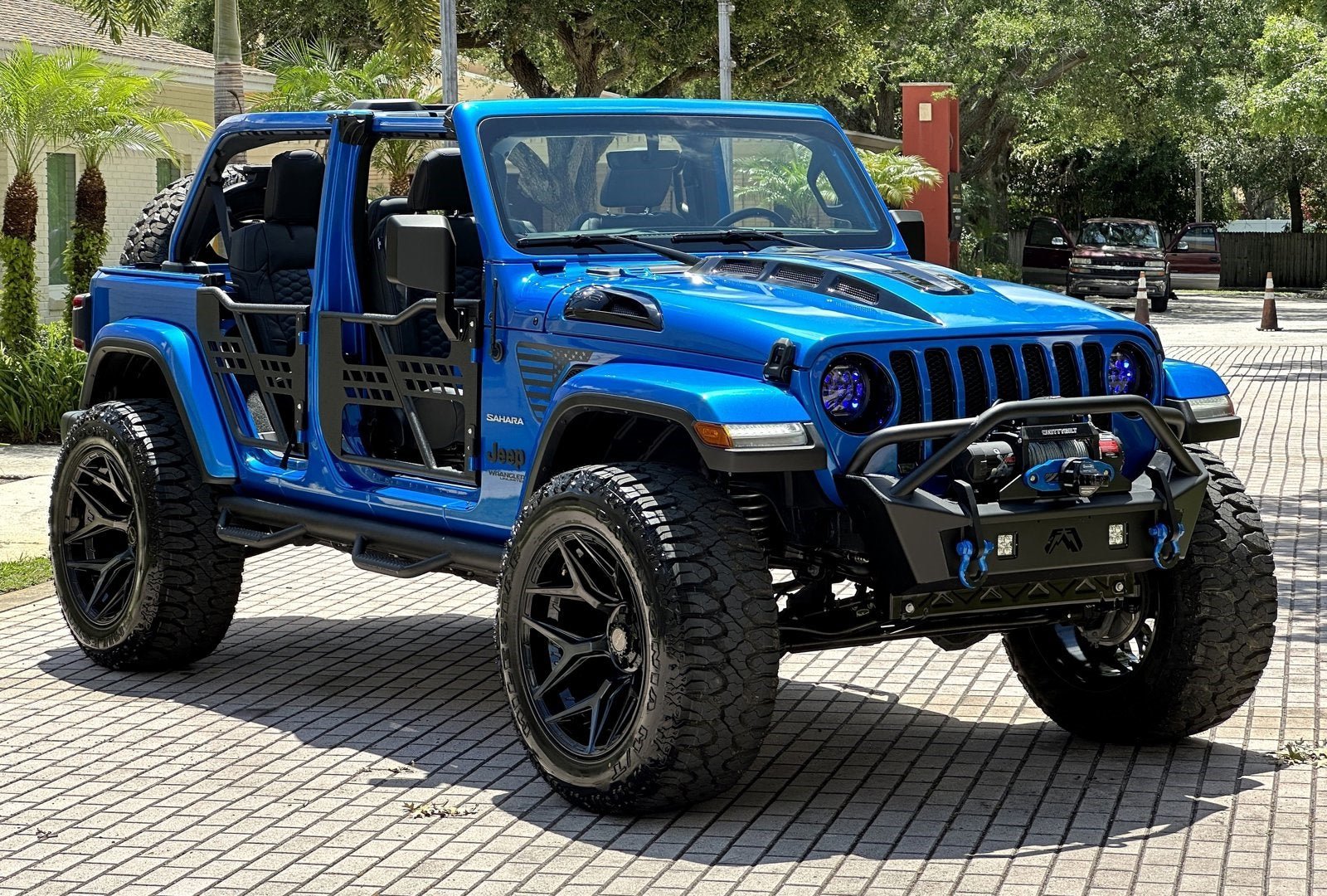 Used 2022 Jeep Wrangler Unlimited Sahara w/ LED Lighting Group AWD/4WD image 52