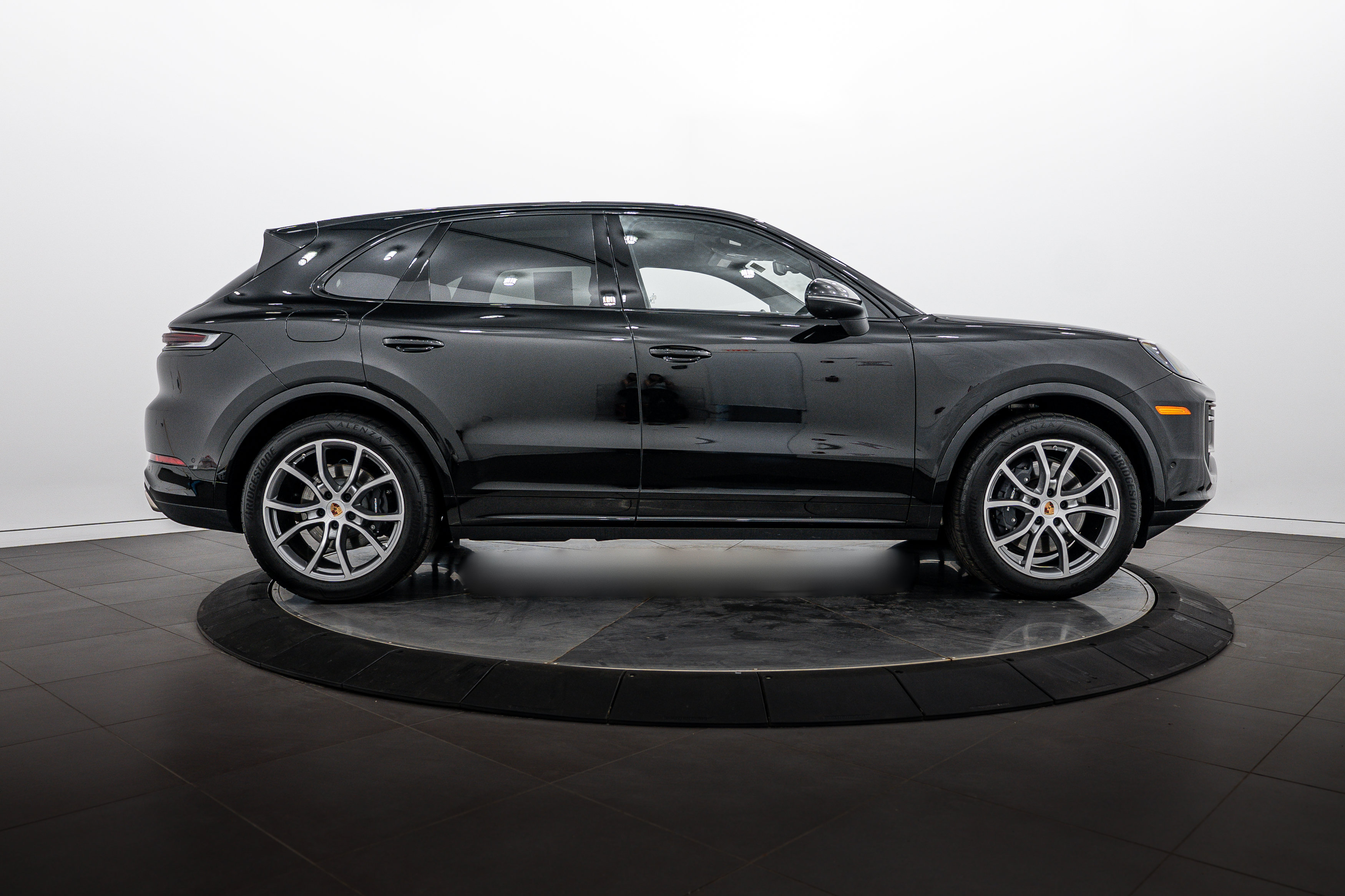 Certified 2026 Porsche Cayenne AWD/4WD image 8