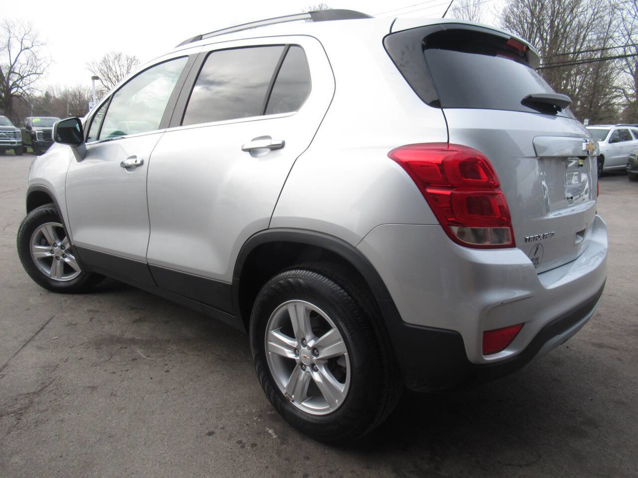 Used 2019 Chevrolet Trax LT w/ LT Convenience Package image 12