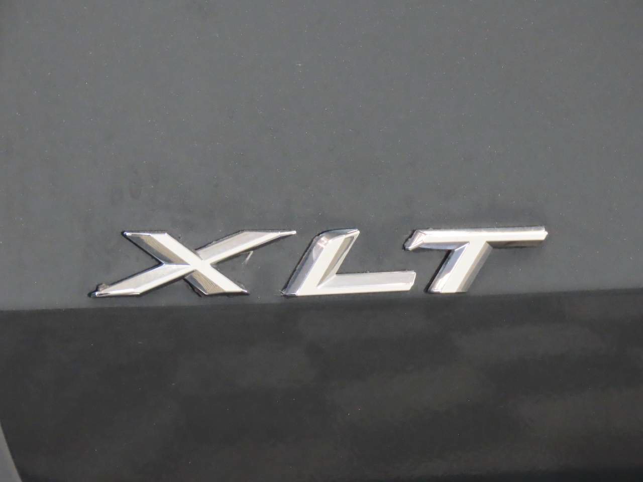Used 2023 Ford Explorer XLT w/ Equipment Group 202A RWD image 18