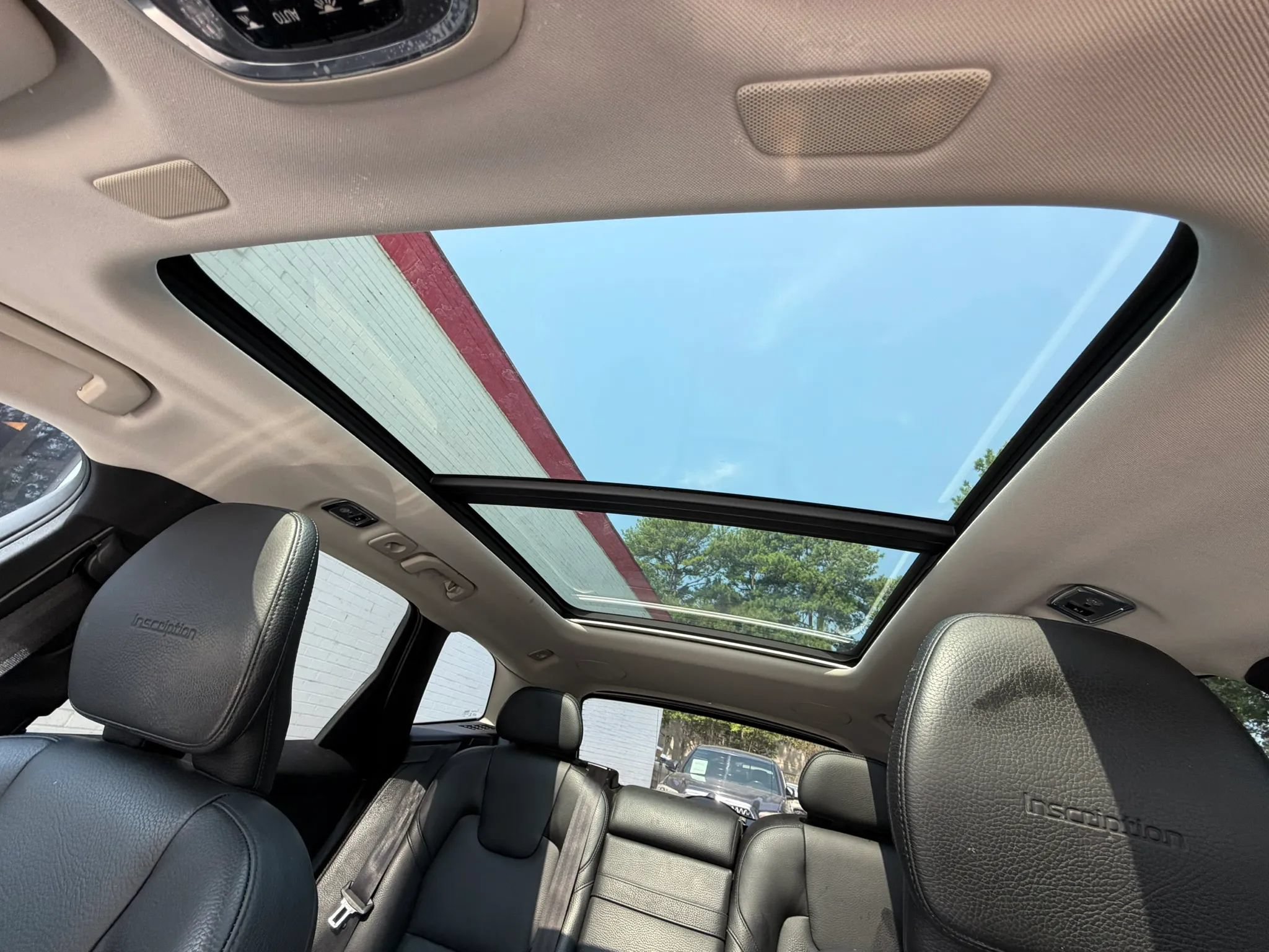 Used 2019 Volvo XC60 T5 Inscription w/ Protection Package Premier FWD image 29