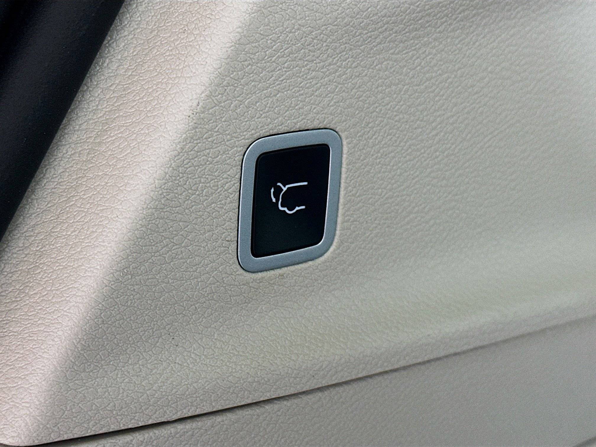 Used 2024 Chrysler Pacifica Touring-L image 30